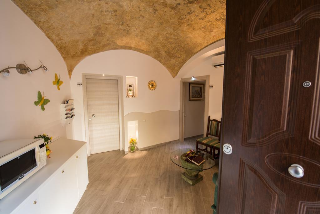 Petros Room Camere Salerno Exterior foto