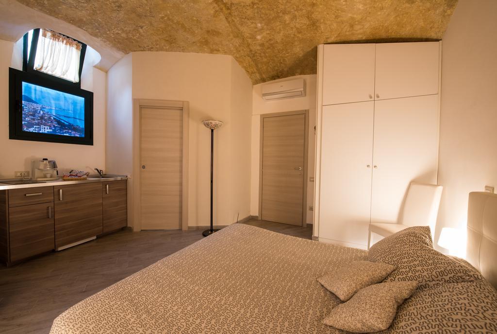 Petros Room Camere Salerno Exterior foto