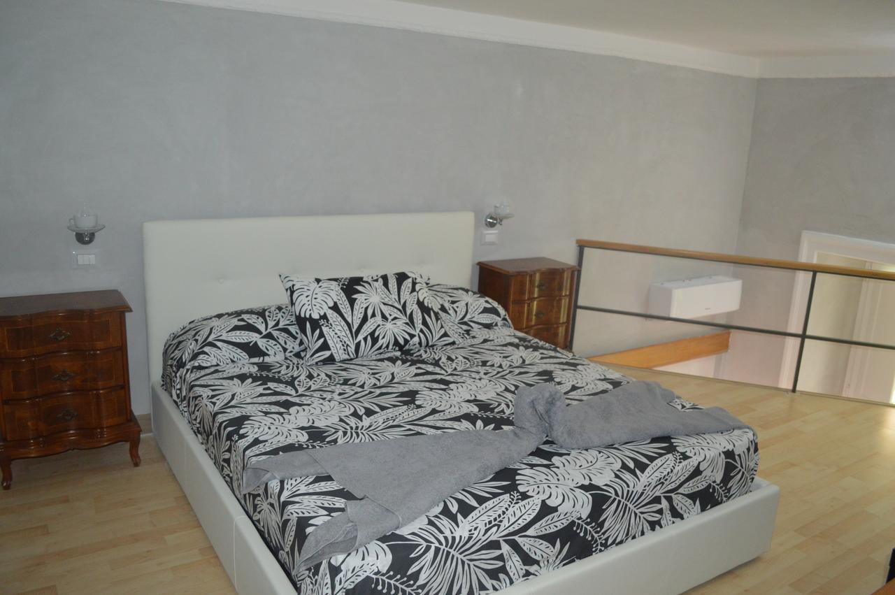 Petros Room Camere Salerno Exterior foto